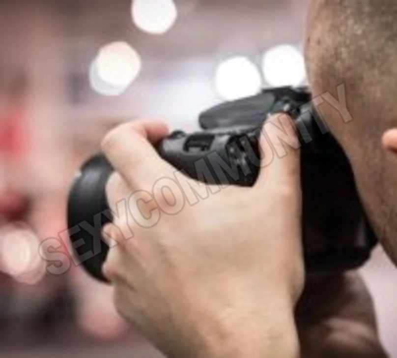Annuncio (8363997) - Fotovoyeur 1