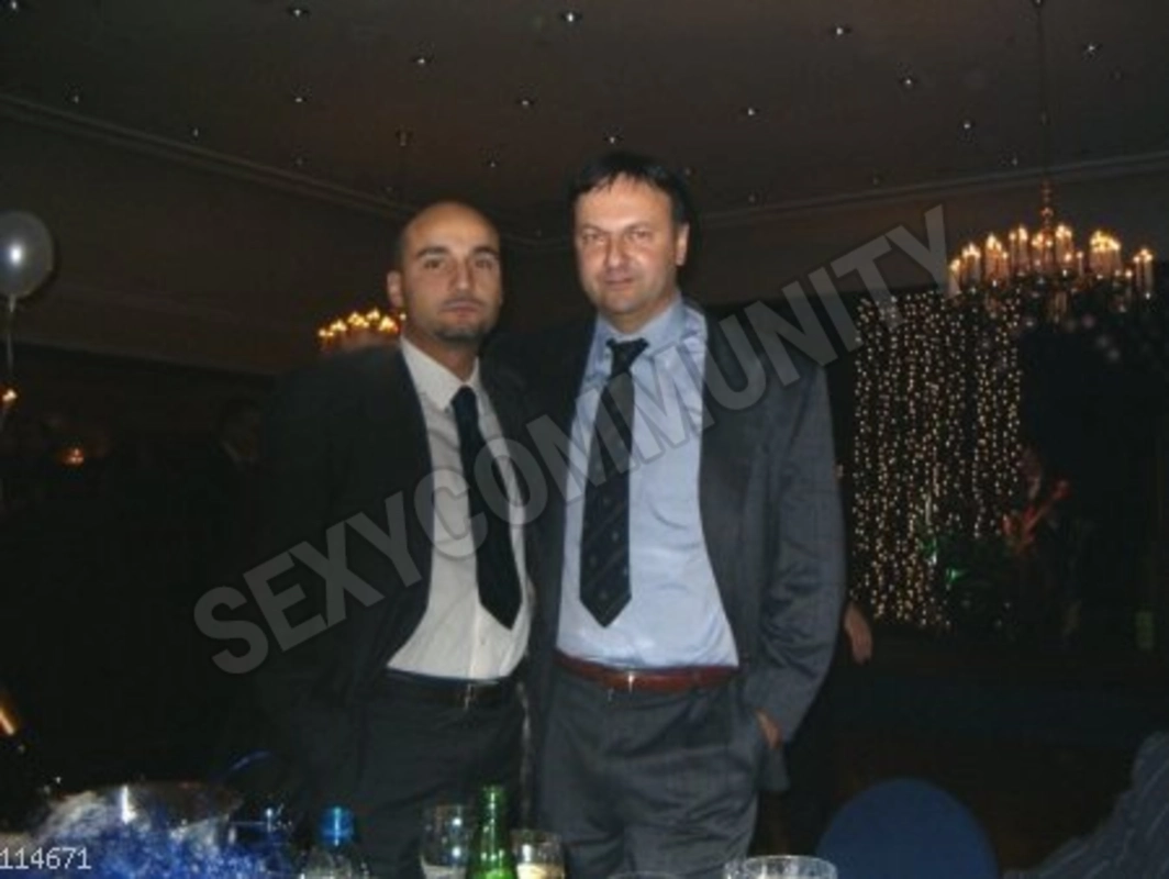Alex320062079415349150