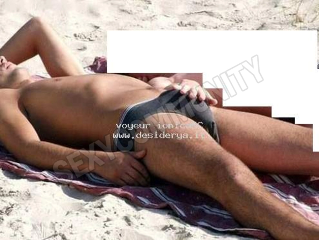 voyeur1ionicaRC5384922