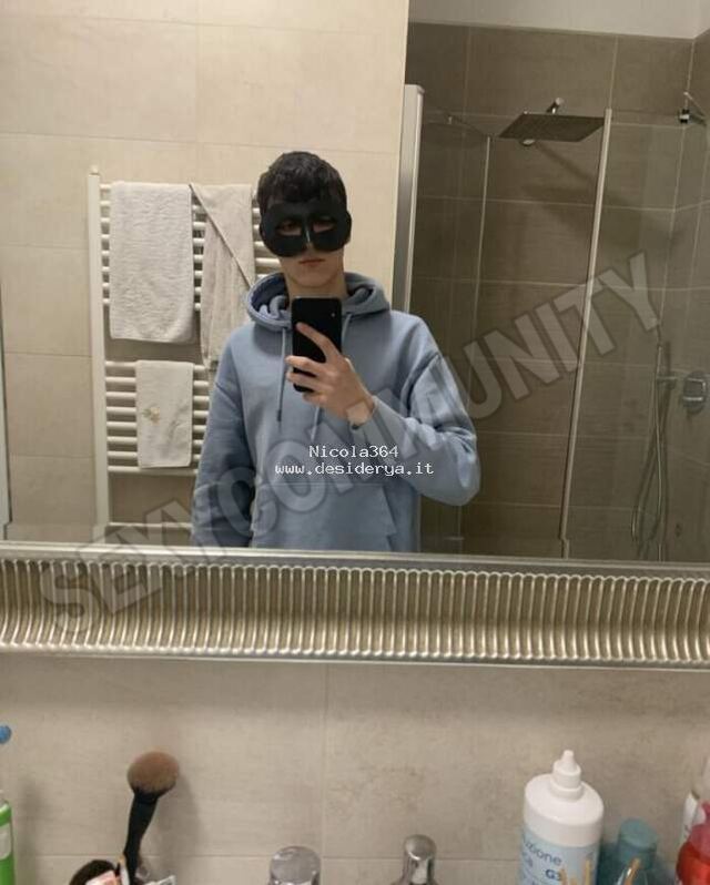 Nicola3645885945