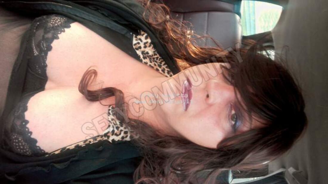 sissy3saretta5876492