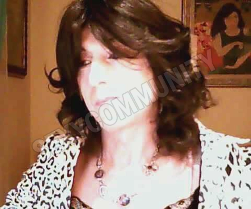 Laura748547054601933