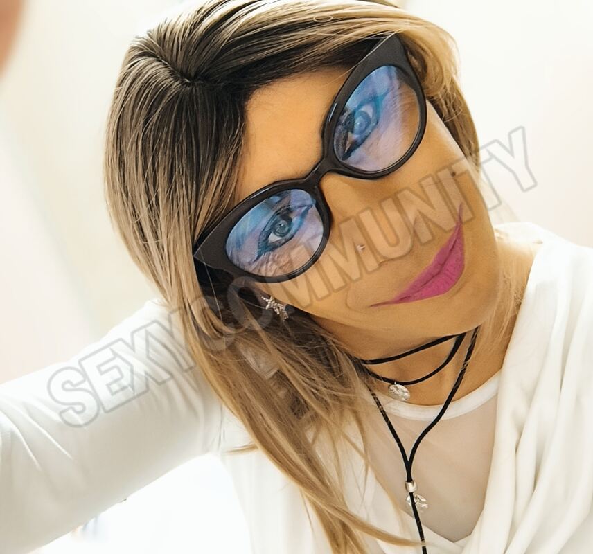 Elisasexytrav5986101