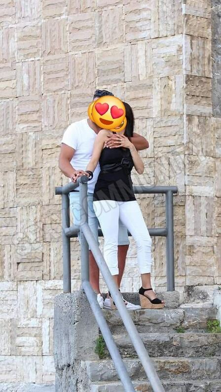 Couple255984750