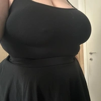 Curvywoman